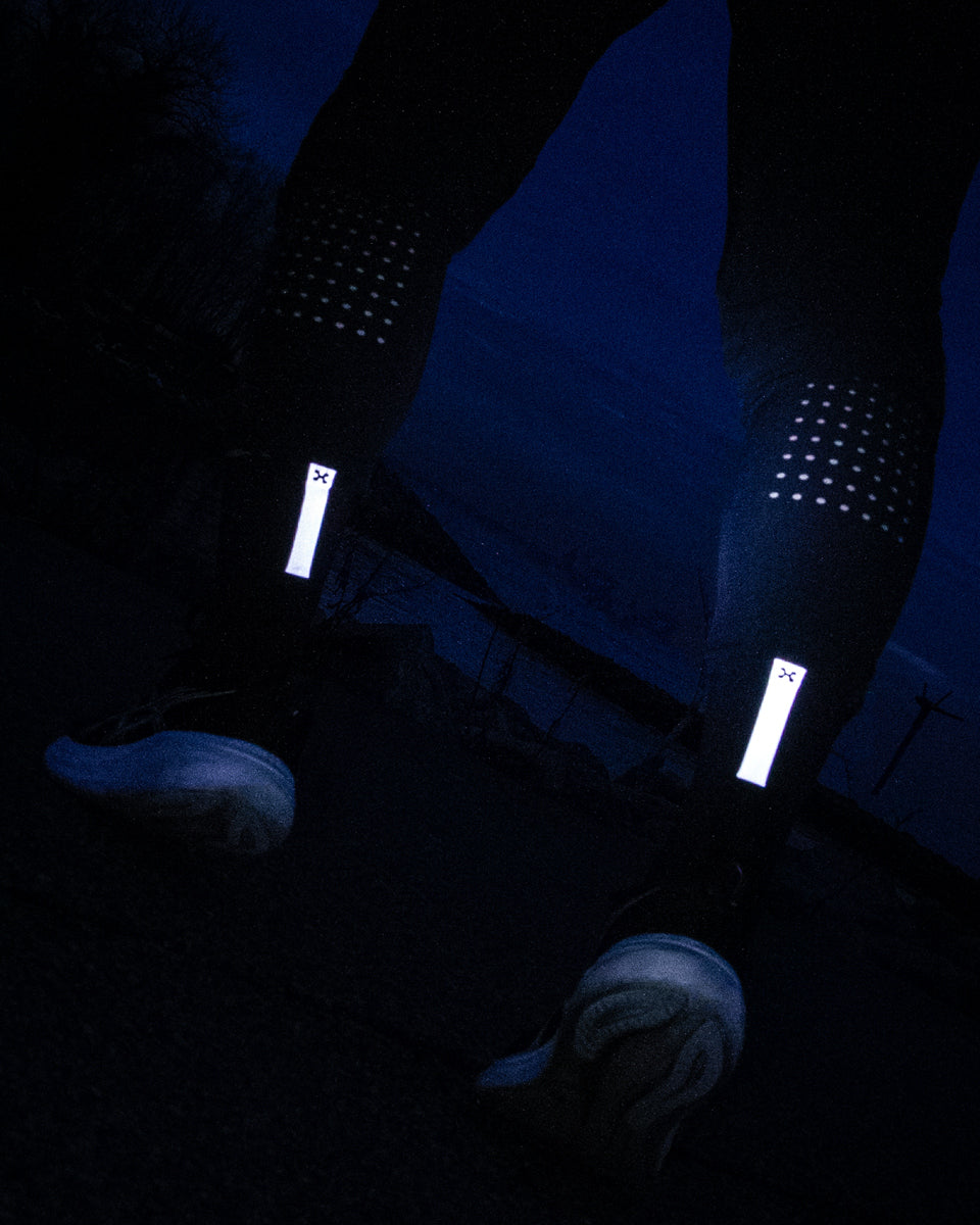 Daybreak – Reflective Compression Crew Socks | BLACK