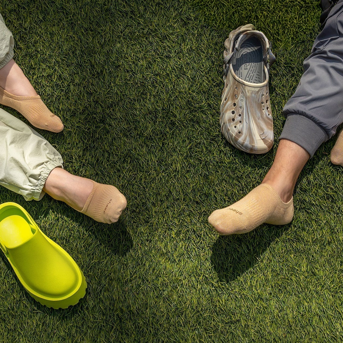 Are You Supposed to Wear Socks With Clogs: Style Tips Unveiled