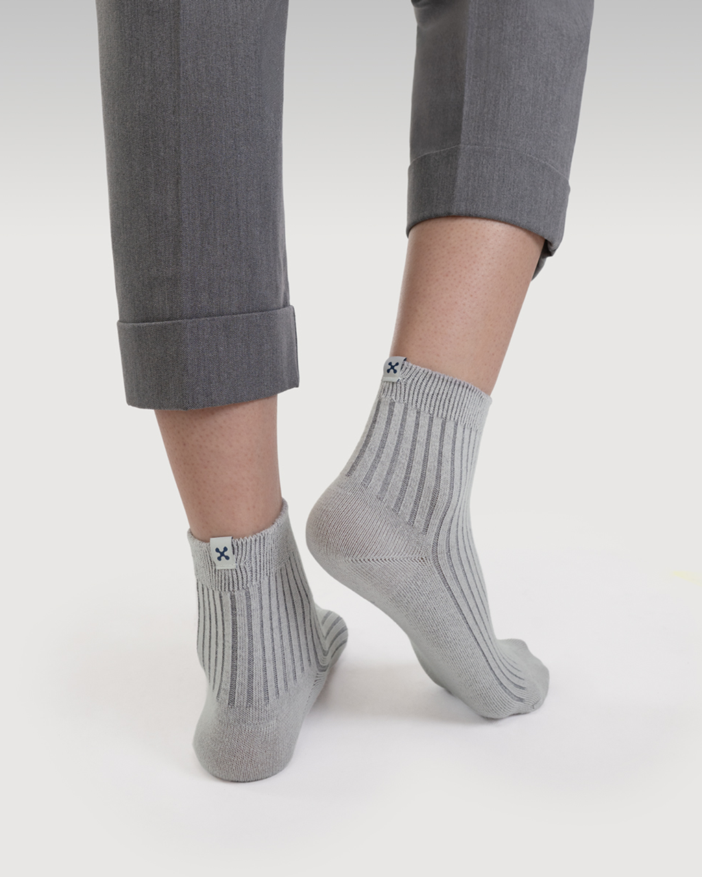 Everywear Refined Ankle Socks | GRAY x LIGHT GRAY