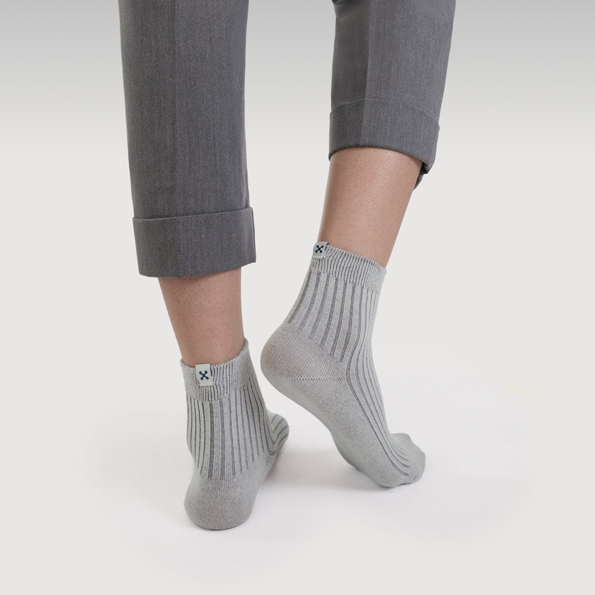 Everywear Refined Ankle Socks | GRAY x LIGHT GRAY