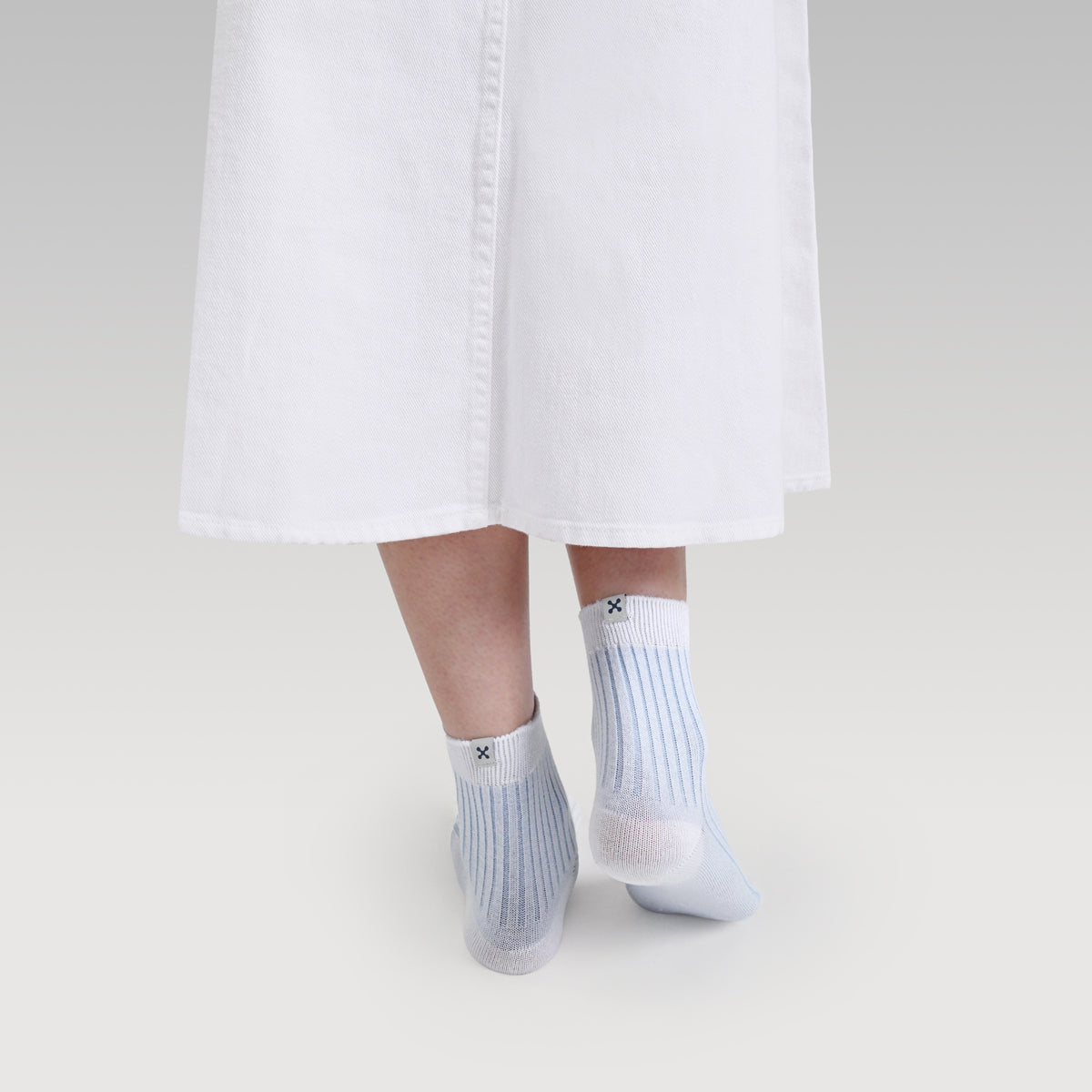 Everywear Refined Ankle Socks | WHITE x BLUE