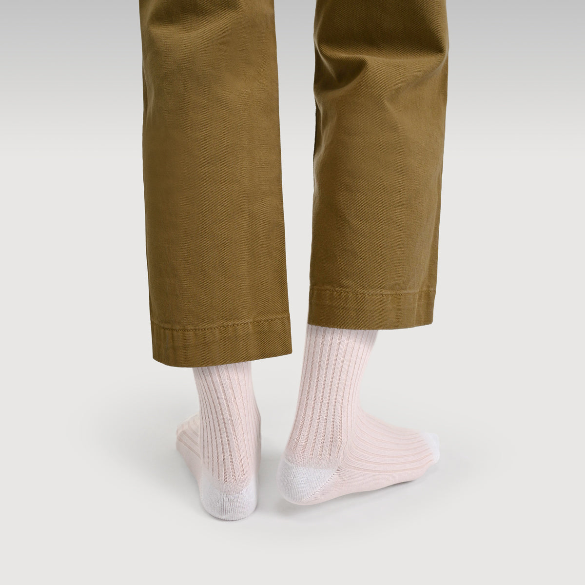 Everywear Refined Ankle Socks | WHITE x PEACH