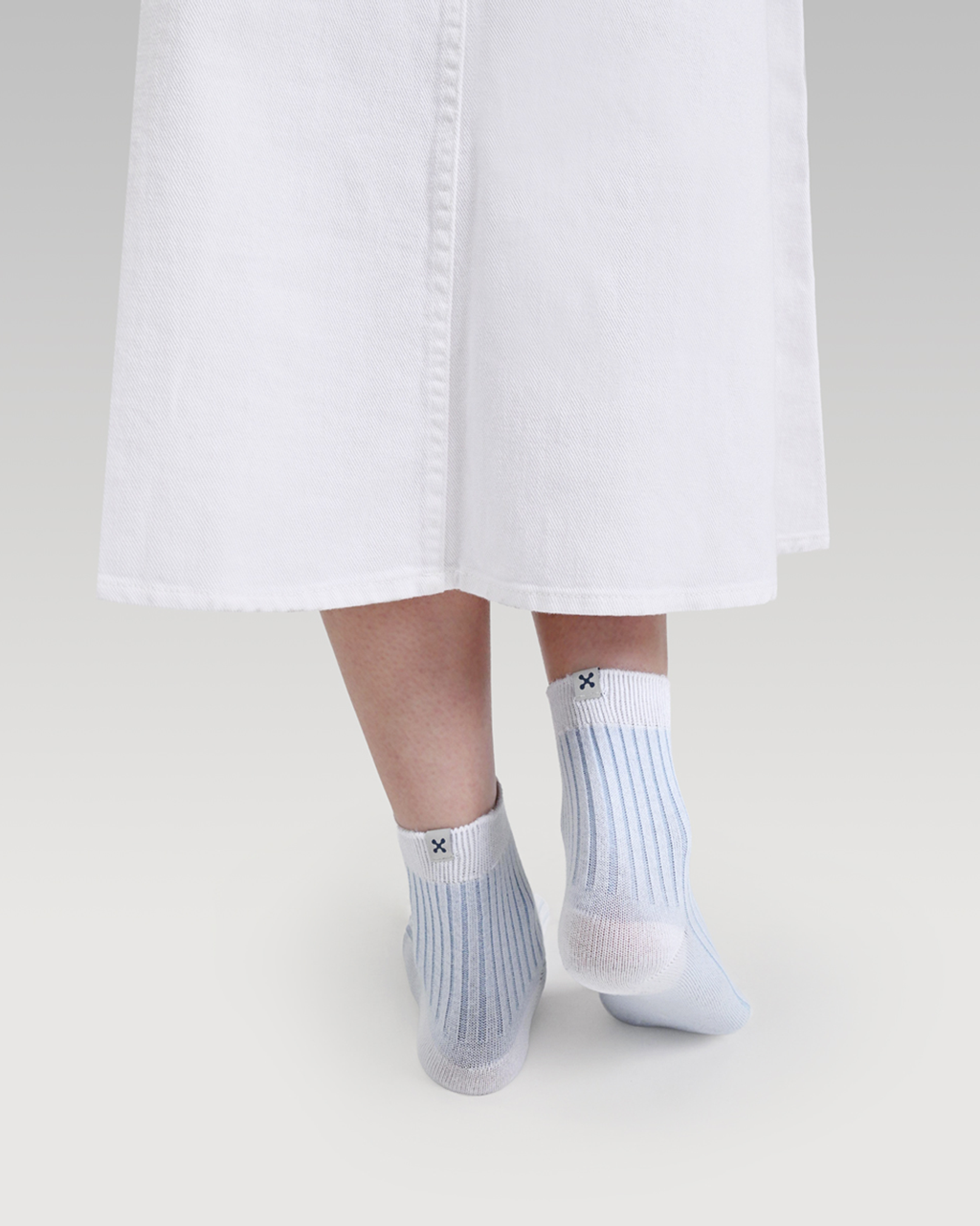 Everywear Refined Ankle Socks | WHITE x BLUE