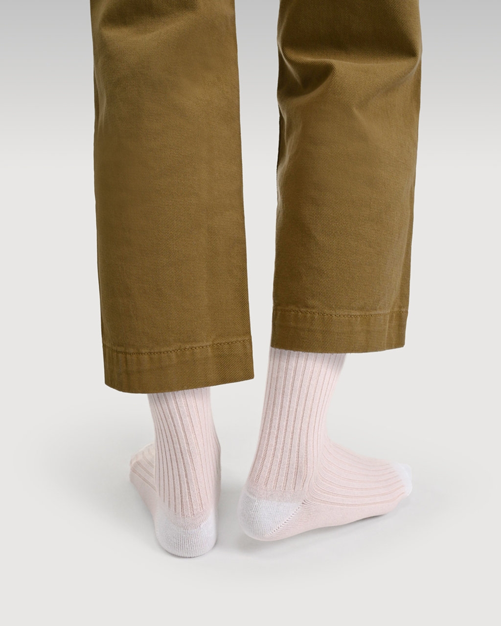 Everywear Refined Ankle Socks | WHITE x PEACH