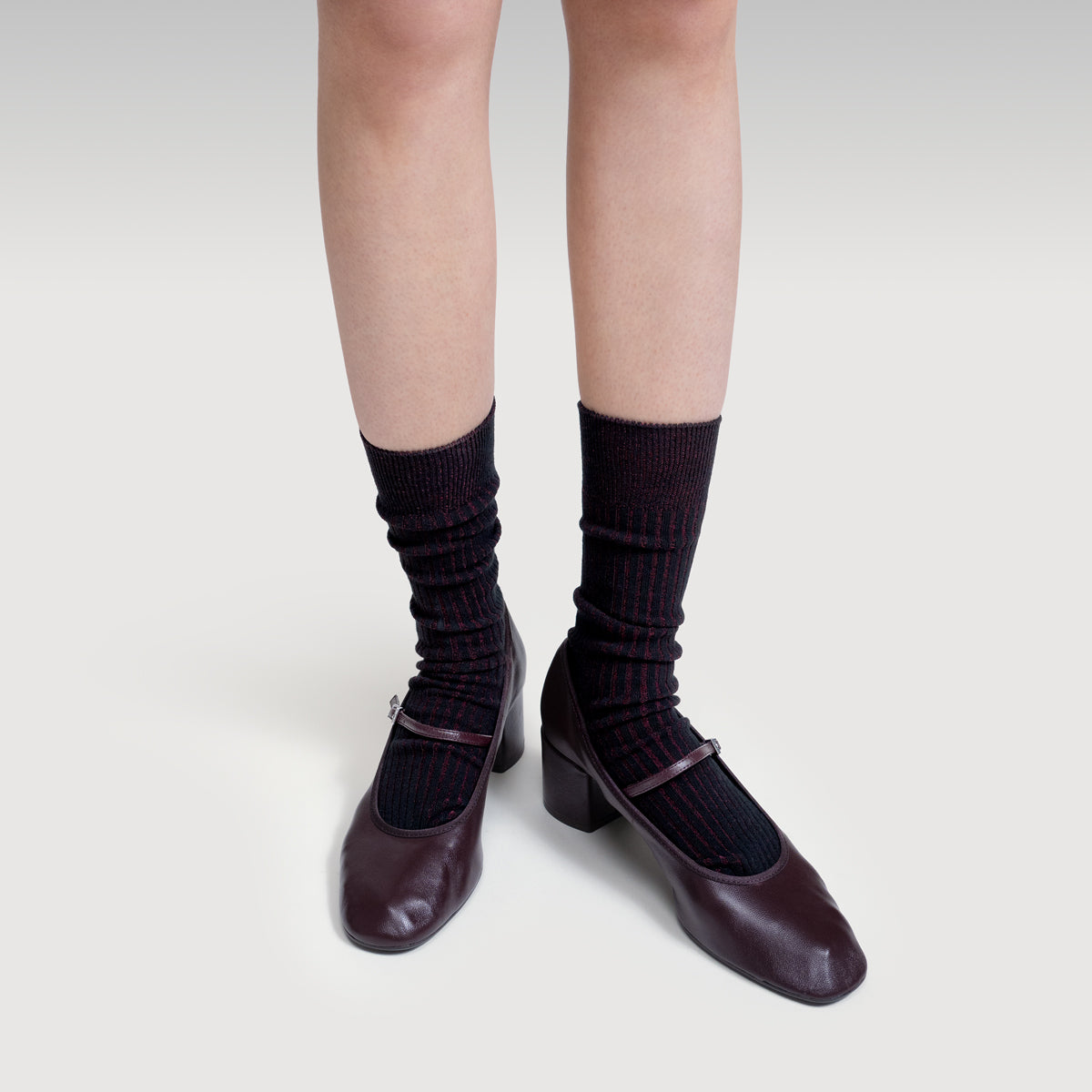 Everywear Refined Crew Socks | BLACK x RED