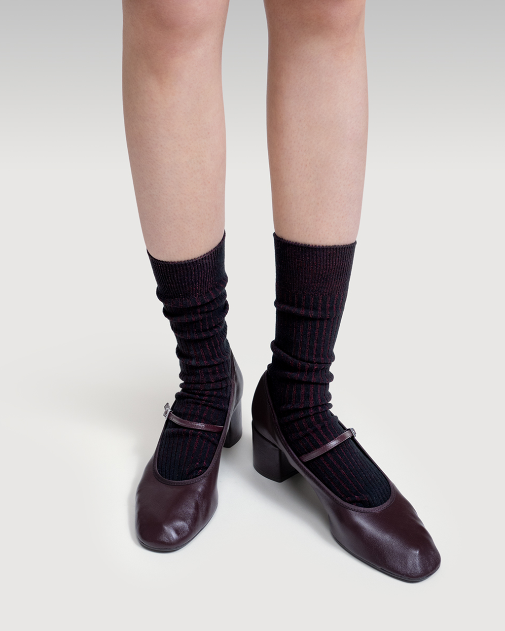 Everywear Refined Crew Socks | BLACK x RED