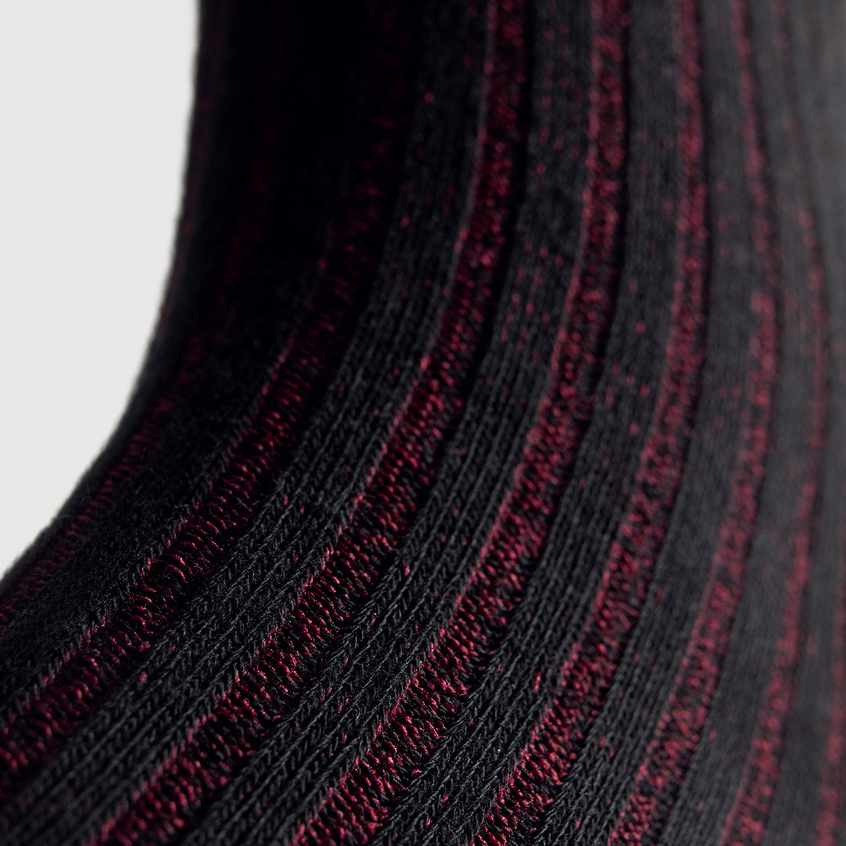Everywear Refined Crew Socks | BLACK x RED