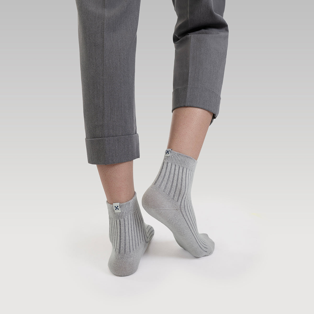 Everywear Refined Ankle Socks | GRAY x LIGHT GRAY