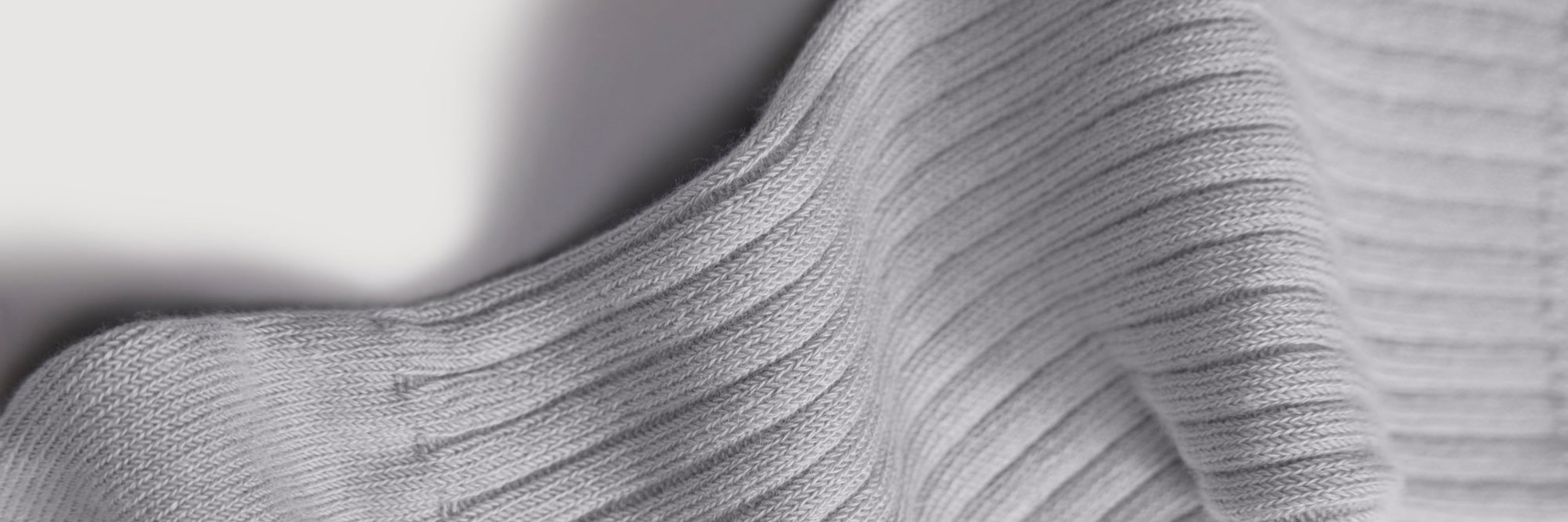 Sheec Everywear Refine Ribbed Gray Crew Model Macro